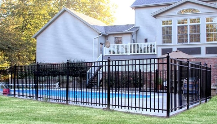 Aluminum Fence Around Pool